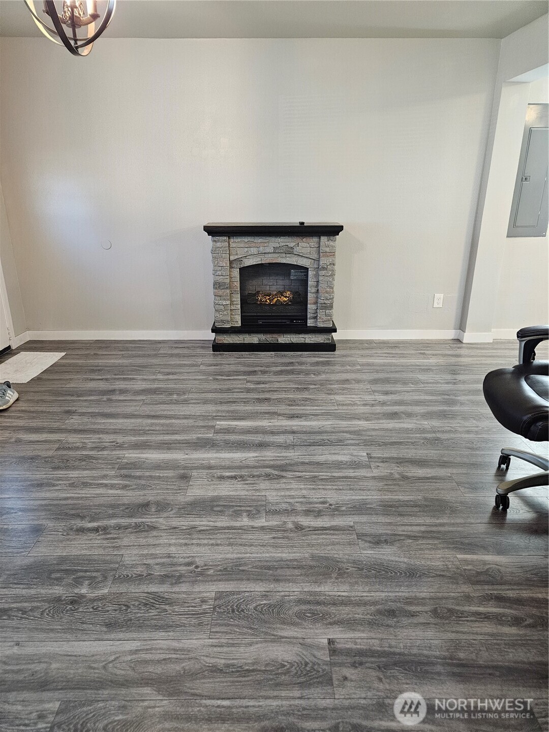 803 Dayton Avenue Northeast Renton, WA 98056 - Photo 6 of 31