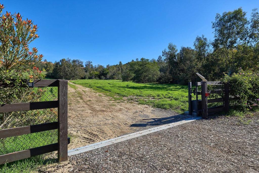 16331 Rambla De Las Flores Rancho Santa Fe, CA 92067 - Photo 4 of 9