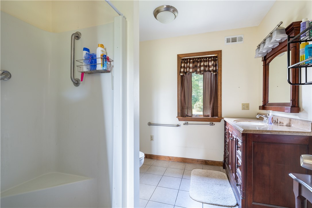 71 Beaver River Road Richmond, RI 02892 - Photo 15 of 50 MBR bath on first level