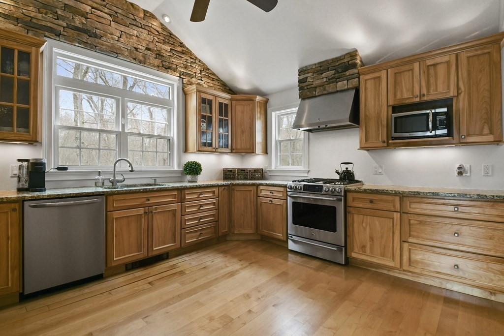 5 Francis Road Hopedale, MA 01747 - Photo 9 of 41 Gallery Image 9