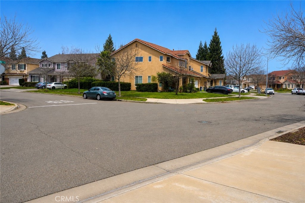 2377 Mariner Way Merced, CA 95340 - Photo 8 of 39