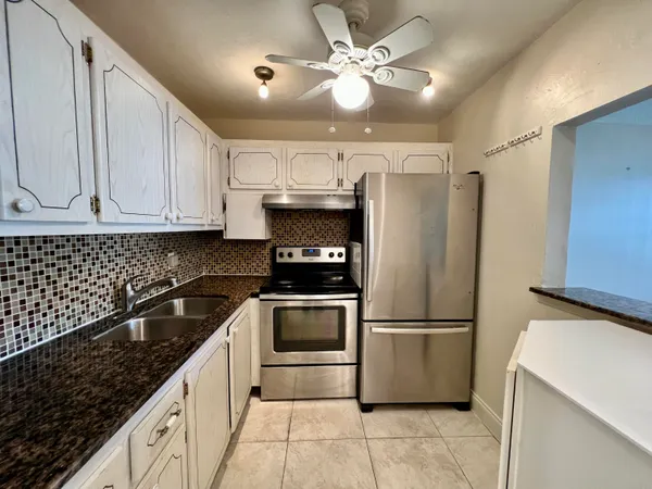 $1,500 | 94 Windsor East, West Palm Beach, FL 33417