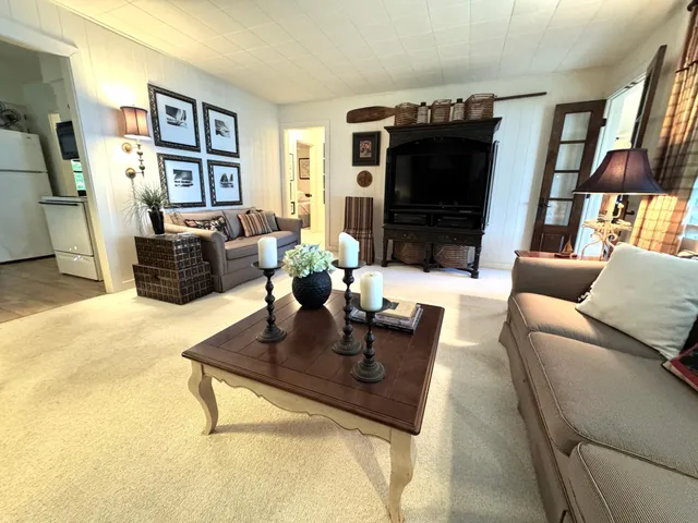 $979,000 | 38675 Wagon Trail Loop, Battle Lake, MN 56515