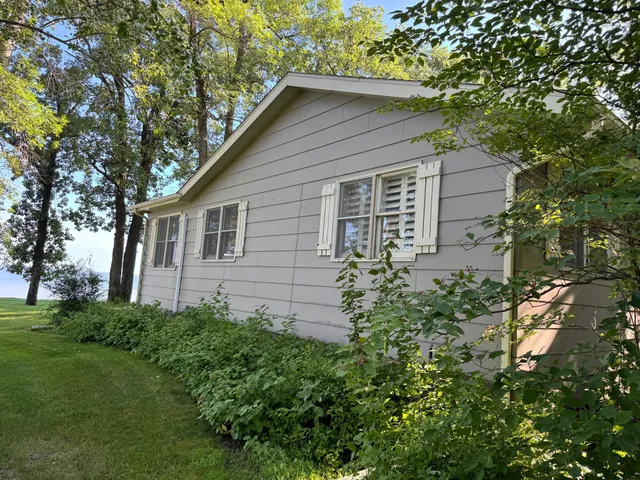 $979,000 | 38675 Wagon Trail Loop, Battle Lake, MN 56515