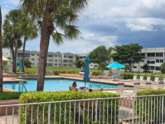 $1,600 | 8225 Sunrise Lakes Boulevard, Unit 303, Sunrise, FL 33322