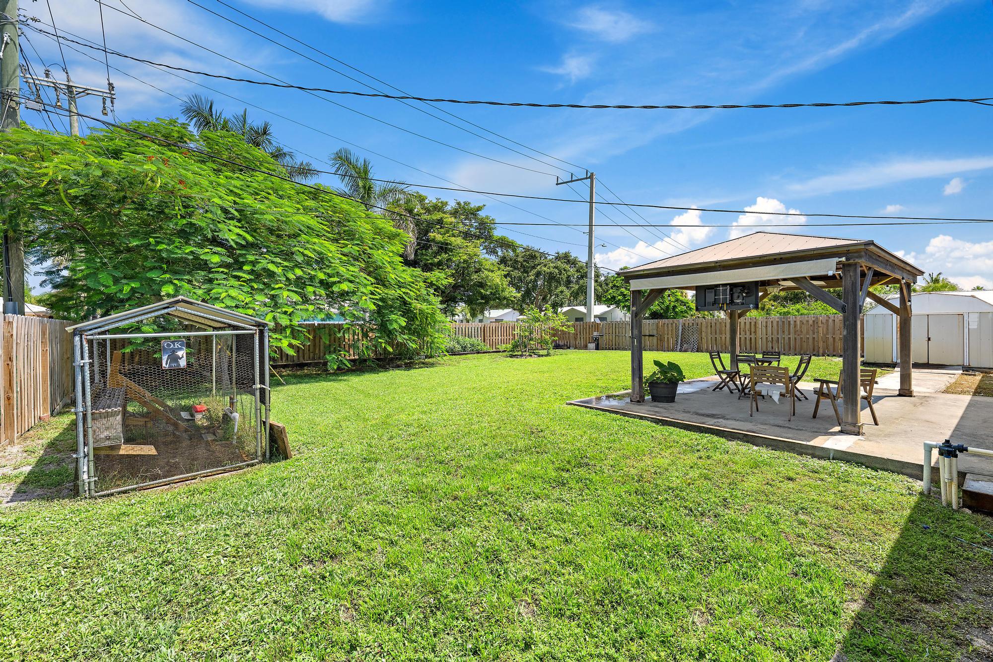 1 Windsor Road West Jupiter, FL 33469 - Photo 20 of 29 Yard