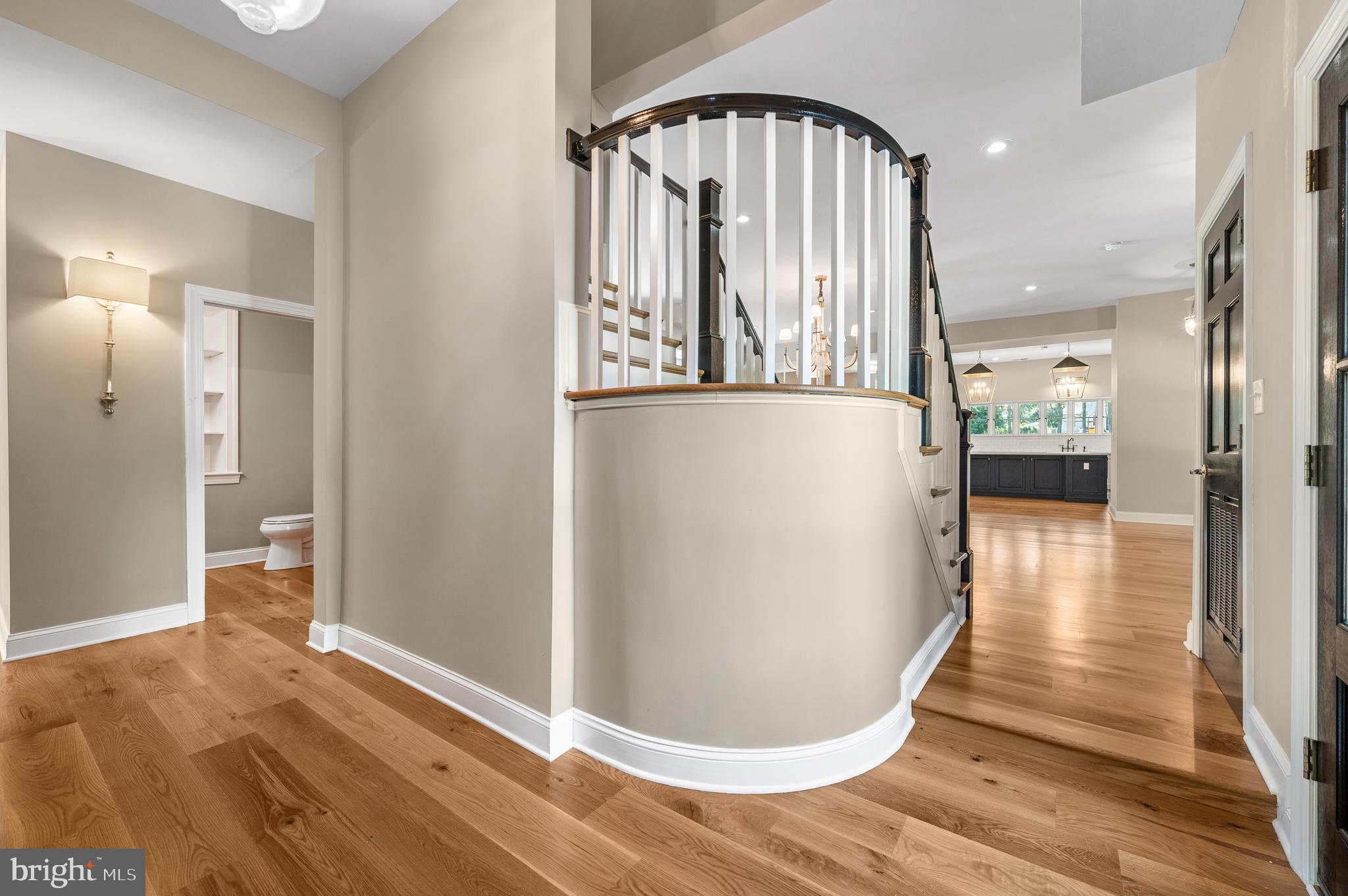 418 South Valley Forge Road Devon, PA 19333 - Photo 24 of 49 Side Entry