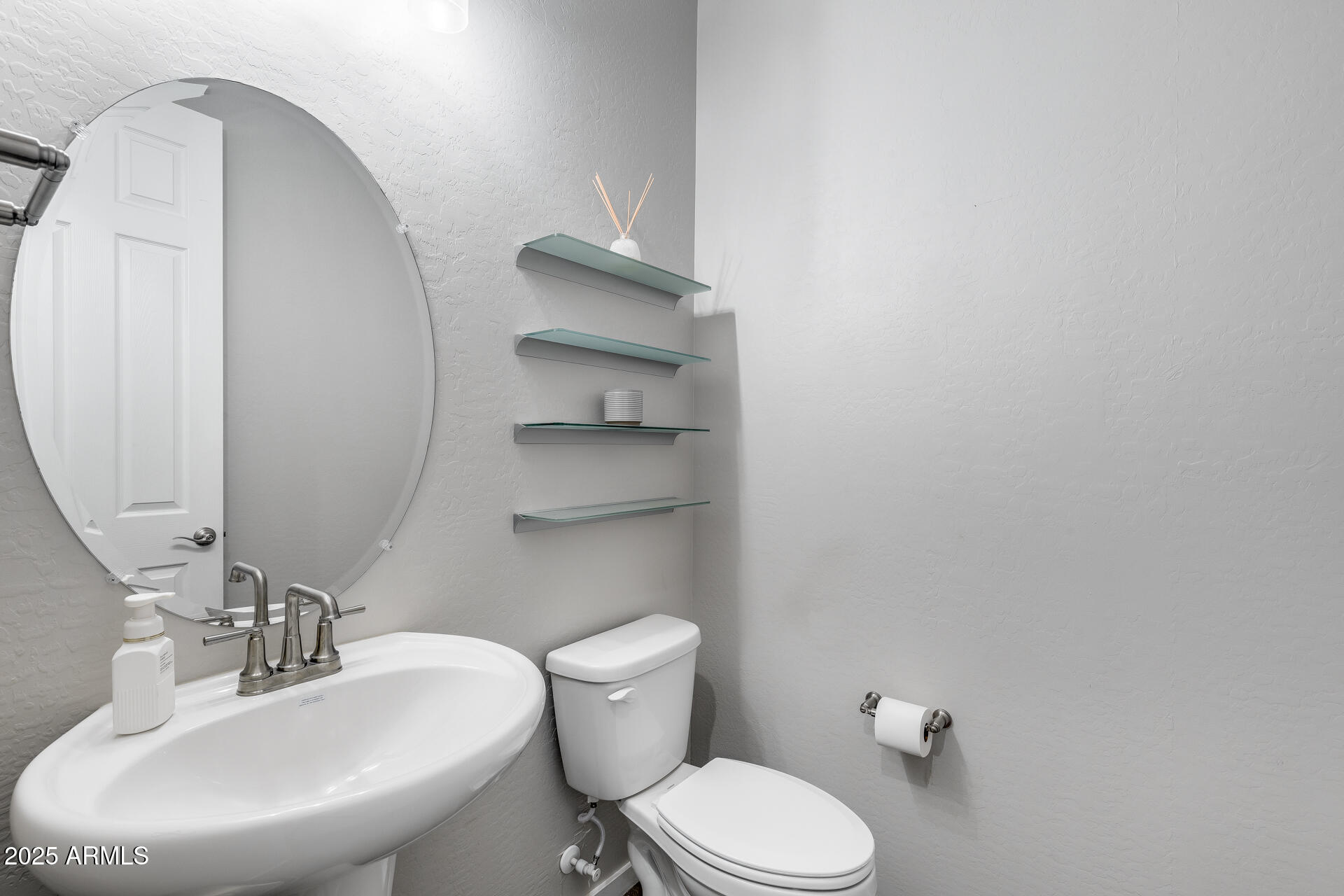 17635 West Red Fox Road Surprise, AZ 85387 - Photo 14 of 59 19