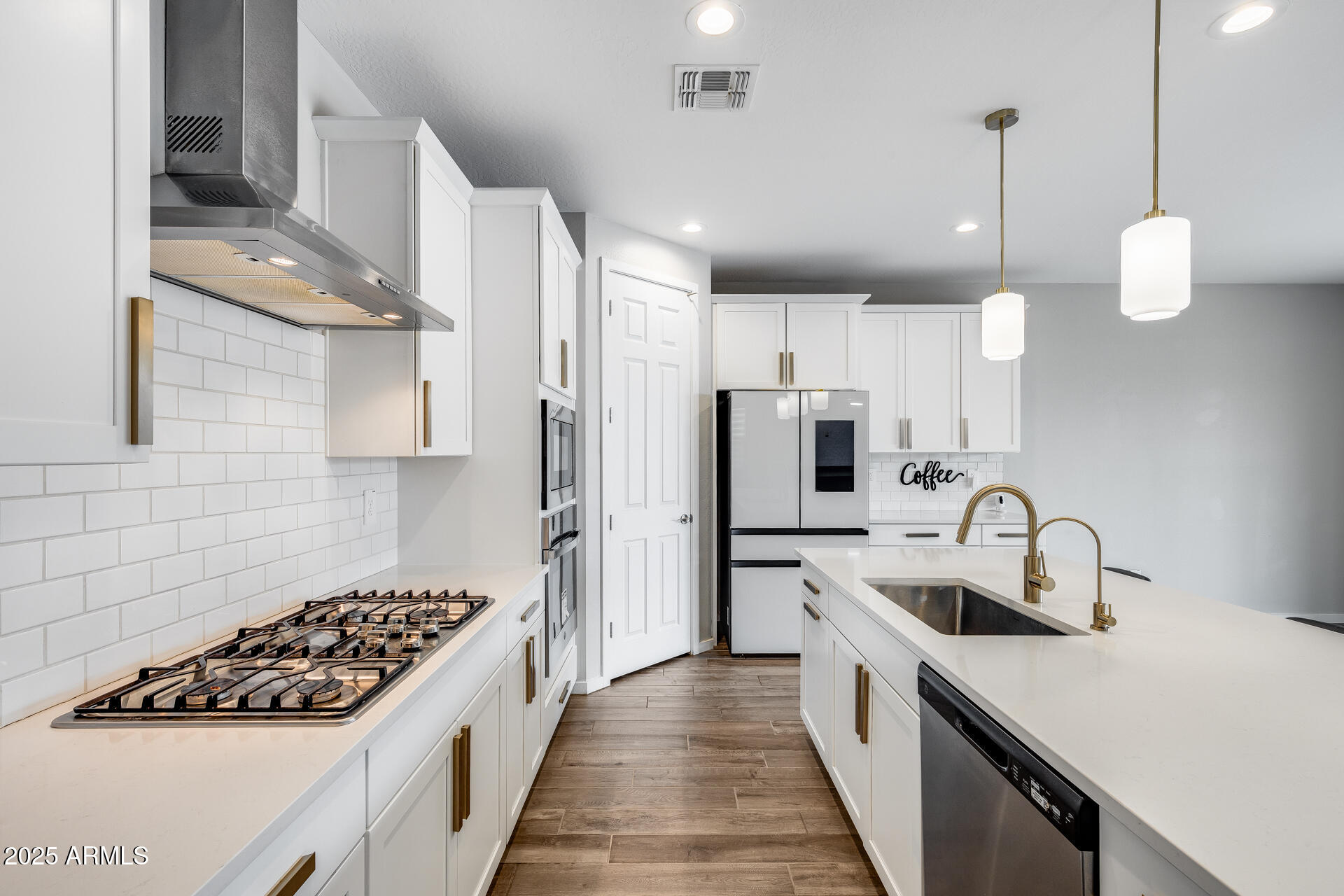 17635 West Red Fox Road Surprise, AZ 85387 - Photo 15 of 59 21