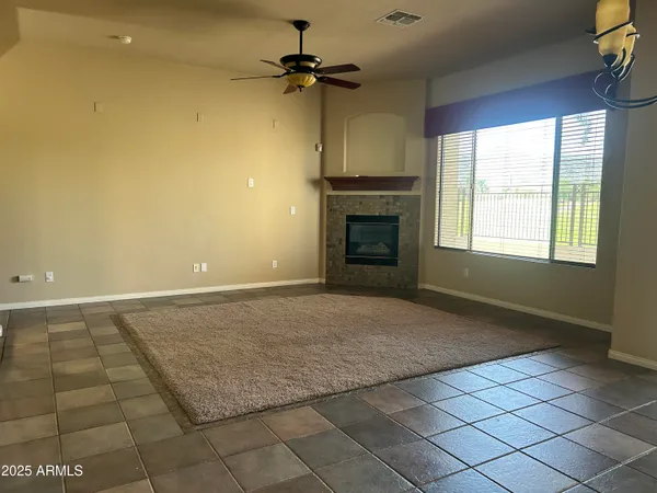 $2,100 | 3131 East Legacy Drive, Unit 1033, Phoenix, AZ 85042