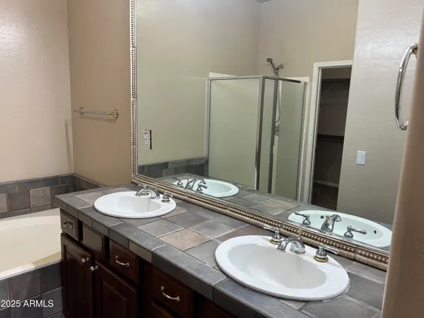 $2,100 | 3131 East Legacy Drive, Unit 1033, Phoenix, AZ 85042