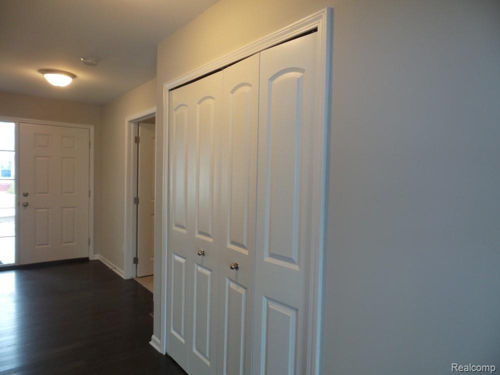 808 Nelson's Ridge Drive, Unit 26 Howell, MI 48843 - Photo 11 of 27 9.jpg