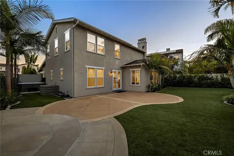 a view of a backyard with plants