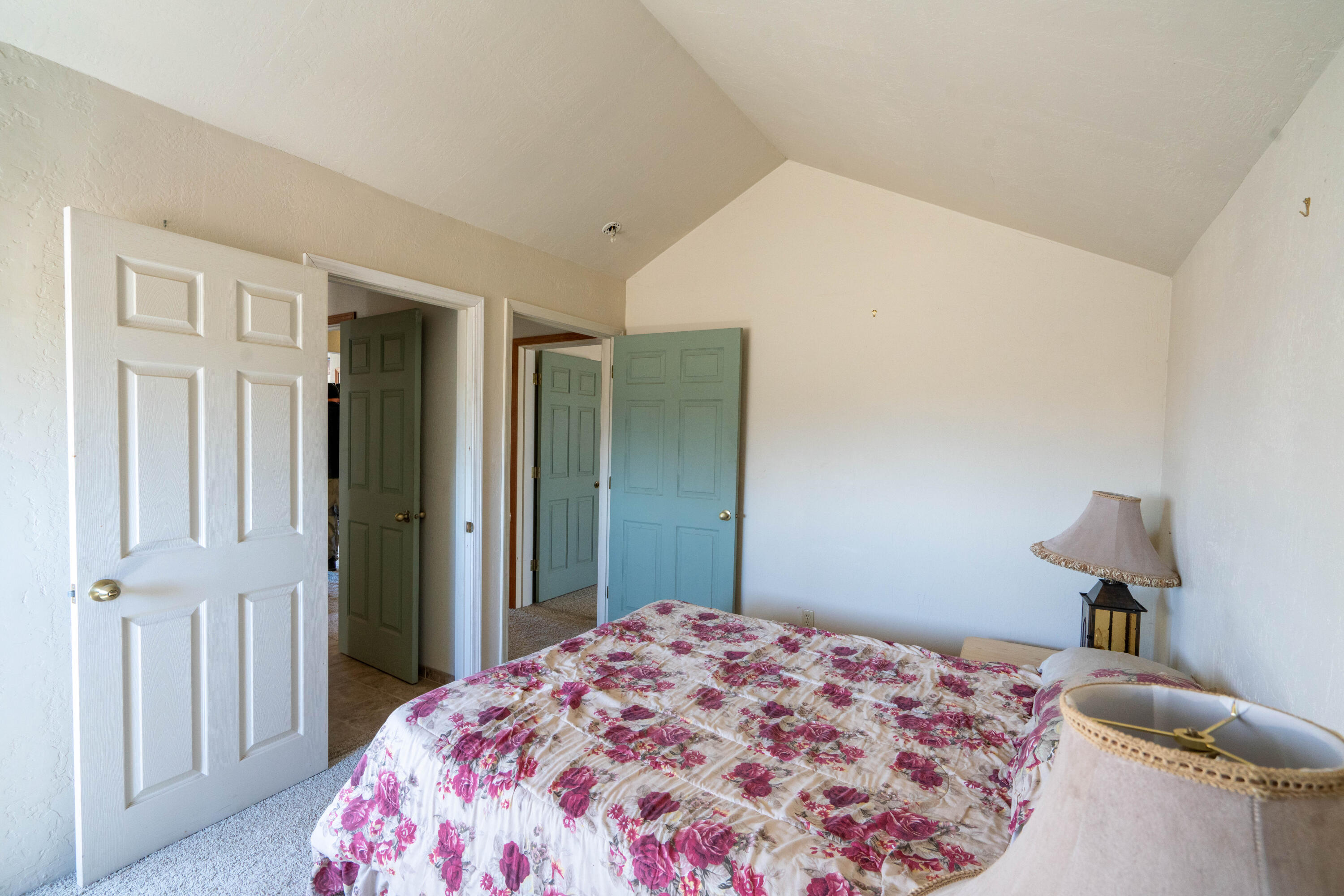 6935 Northeast Juniper Ridge Road Redmond, OR 97756 - Photo 28 of 68 DSC02475-HDR