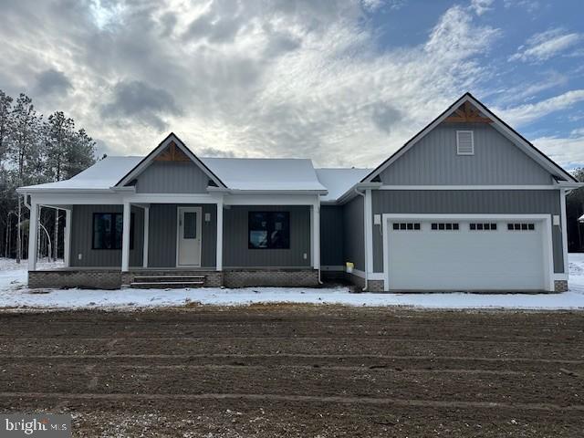 a front view of house with yard