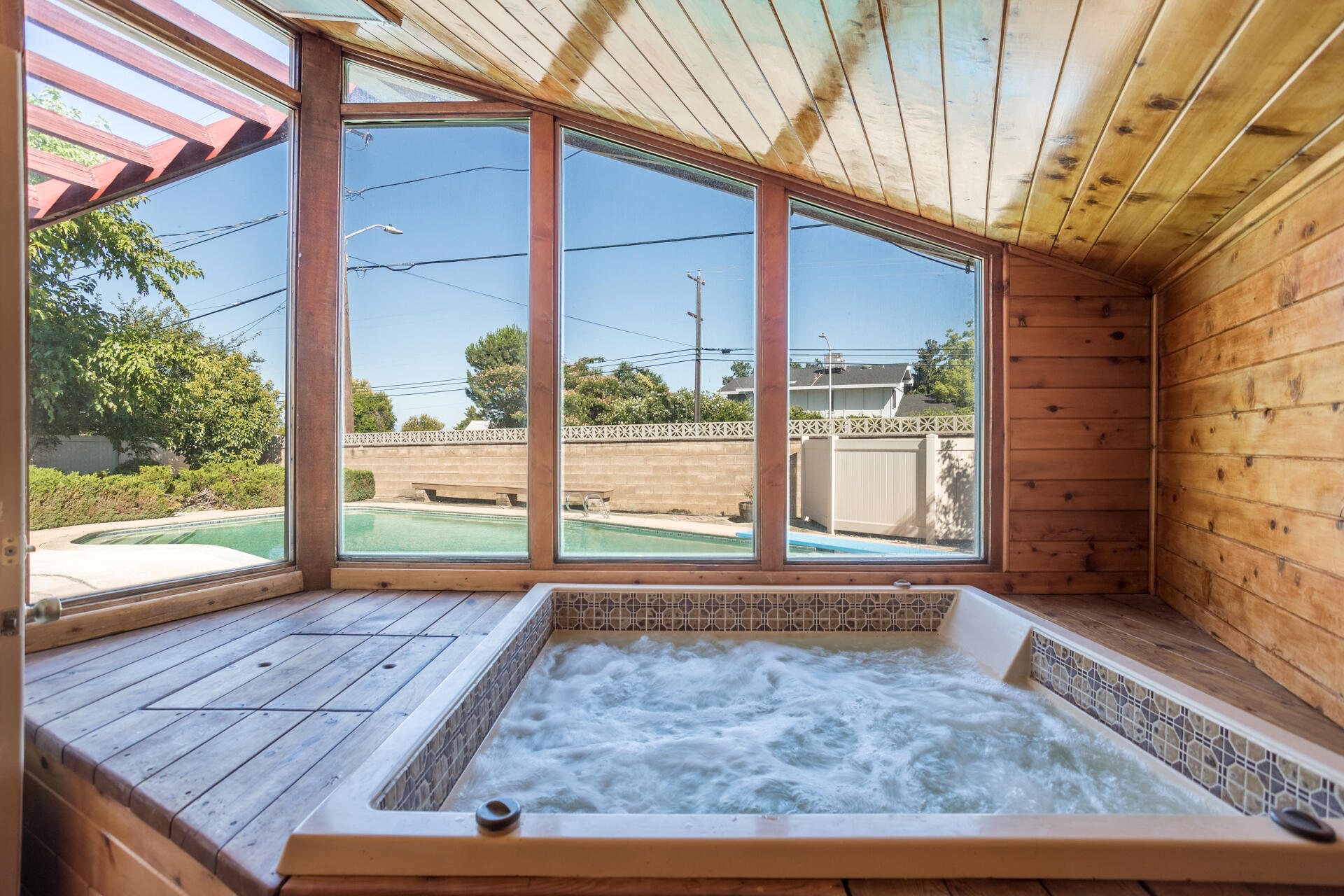 4125 Oro Street Redding, CA 96001 - Photo 20 of 52 spa room