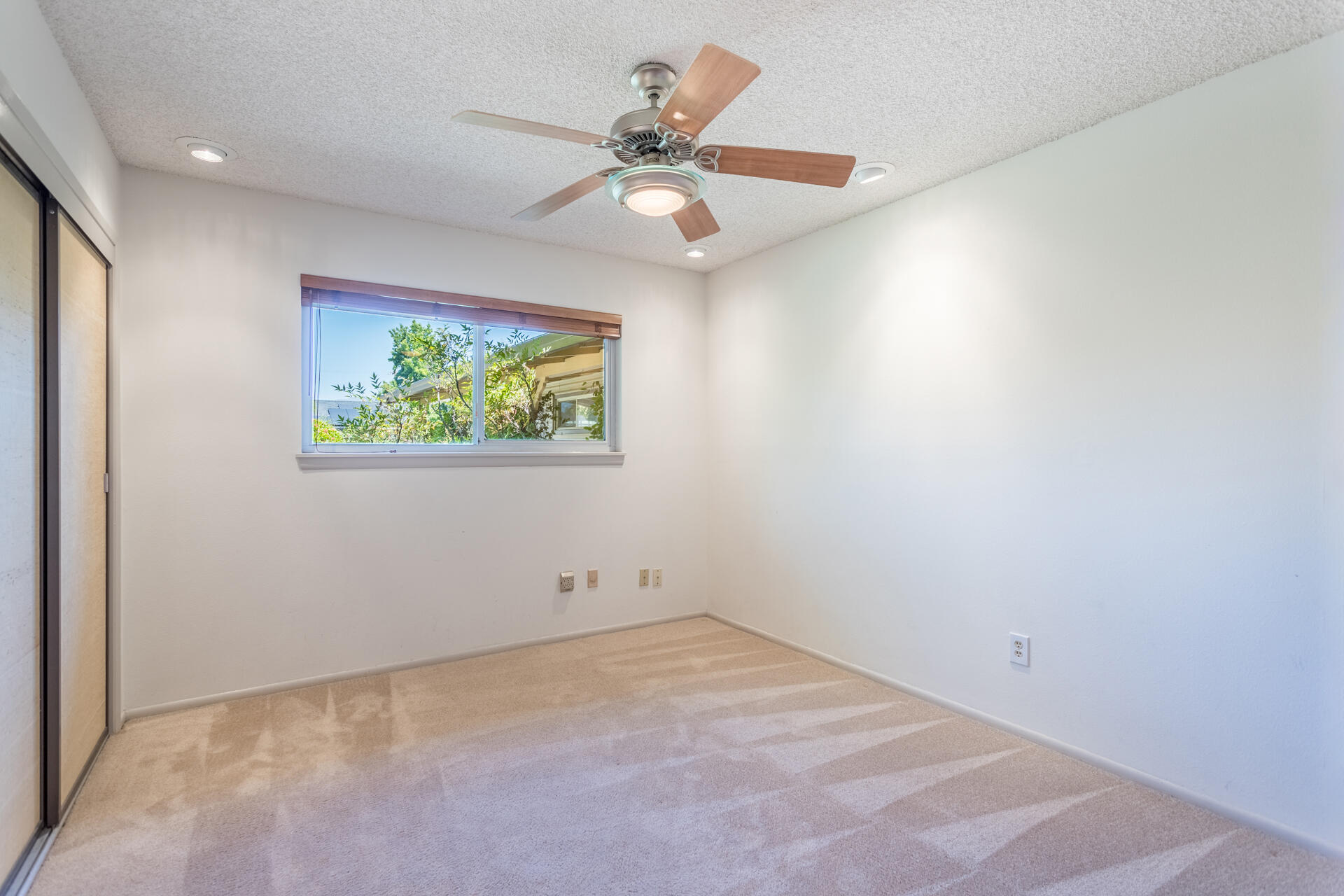 4125 Oro Street Redding, CA 96001 - Photo 23 of 52 Bedroom 2