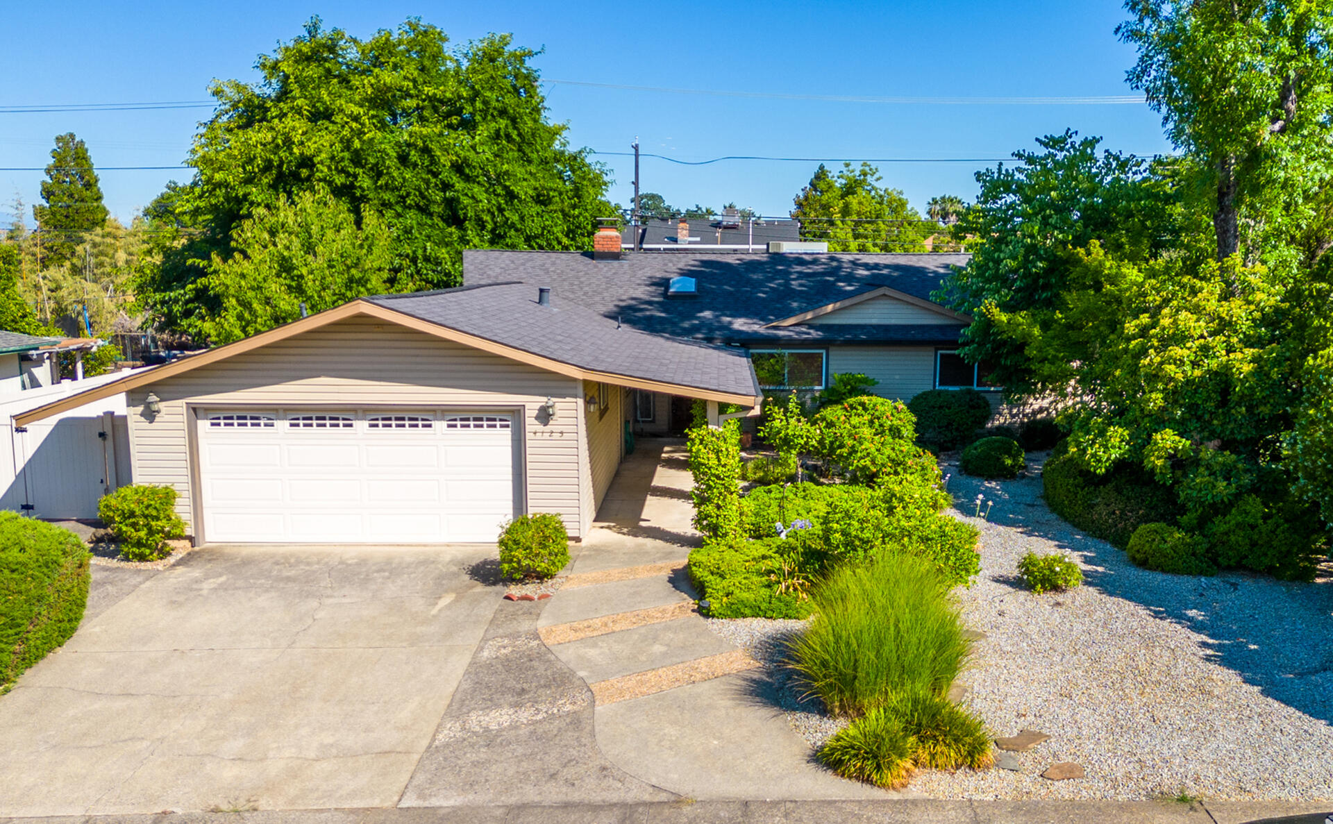 4125 Oro Street Redding, CA 96001 - Photo 40 of 52 Front Oro