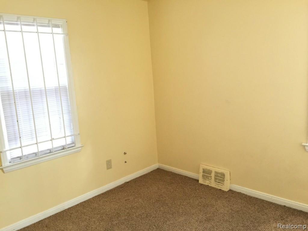 20106 Lahser Road Detroit, MI 48219 - Photo 5 of 12