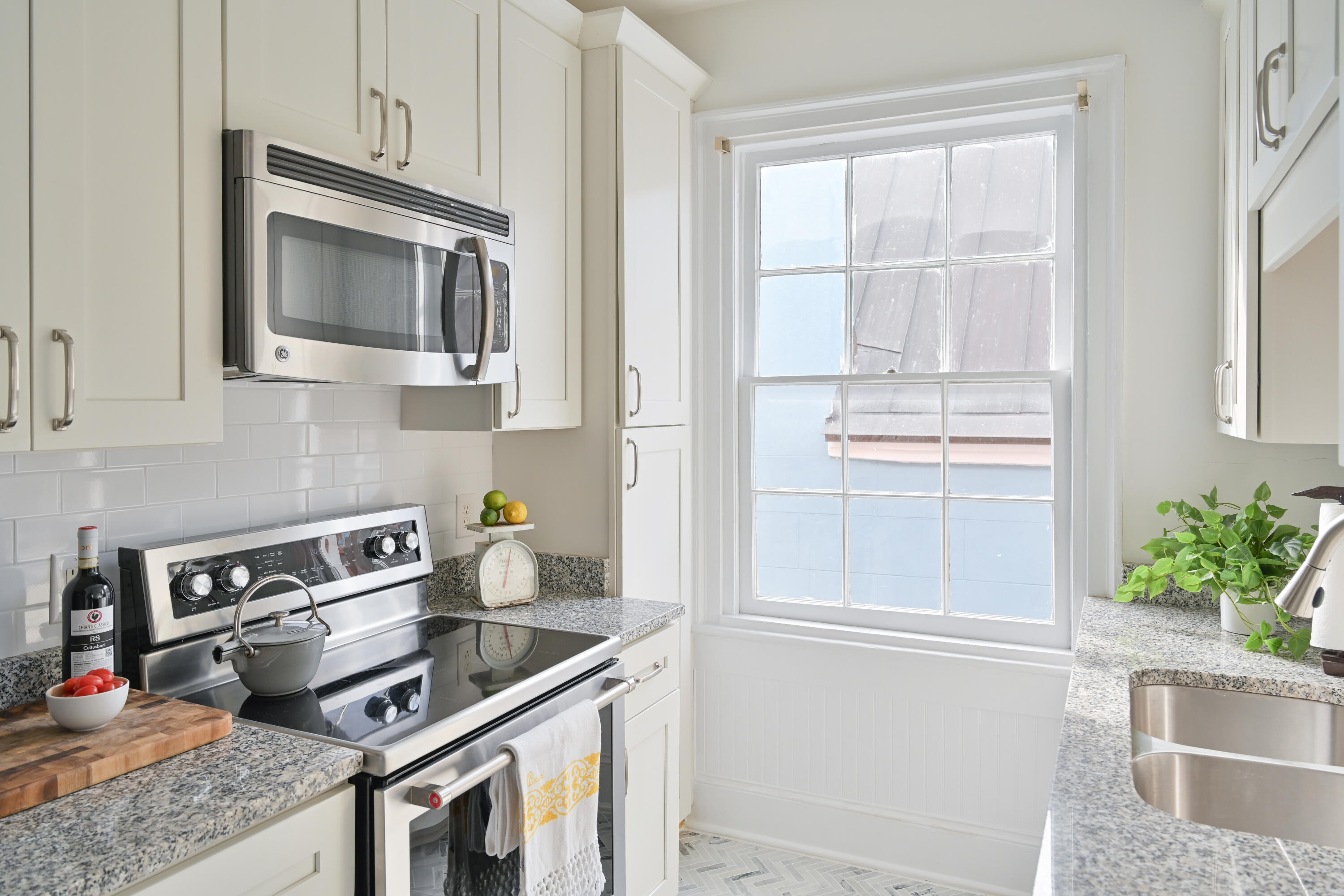 35 Society Street, Unit G Charleston, SC 29401 - Photo 11 of 16 35 Society_17