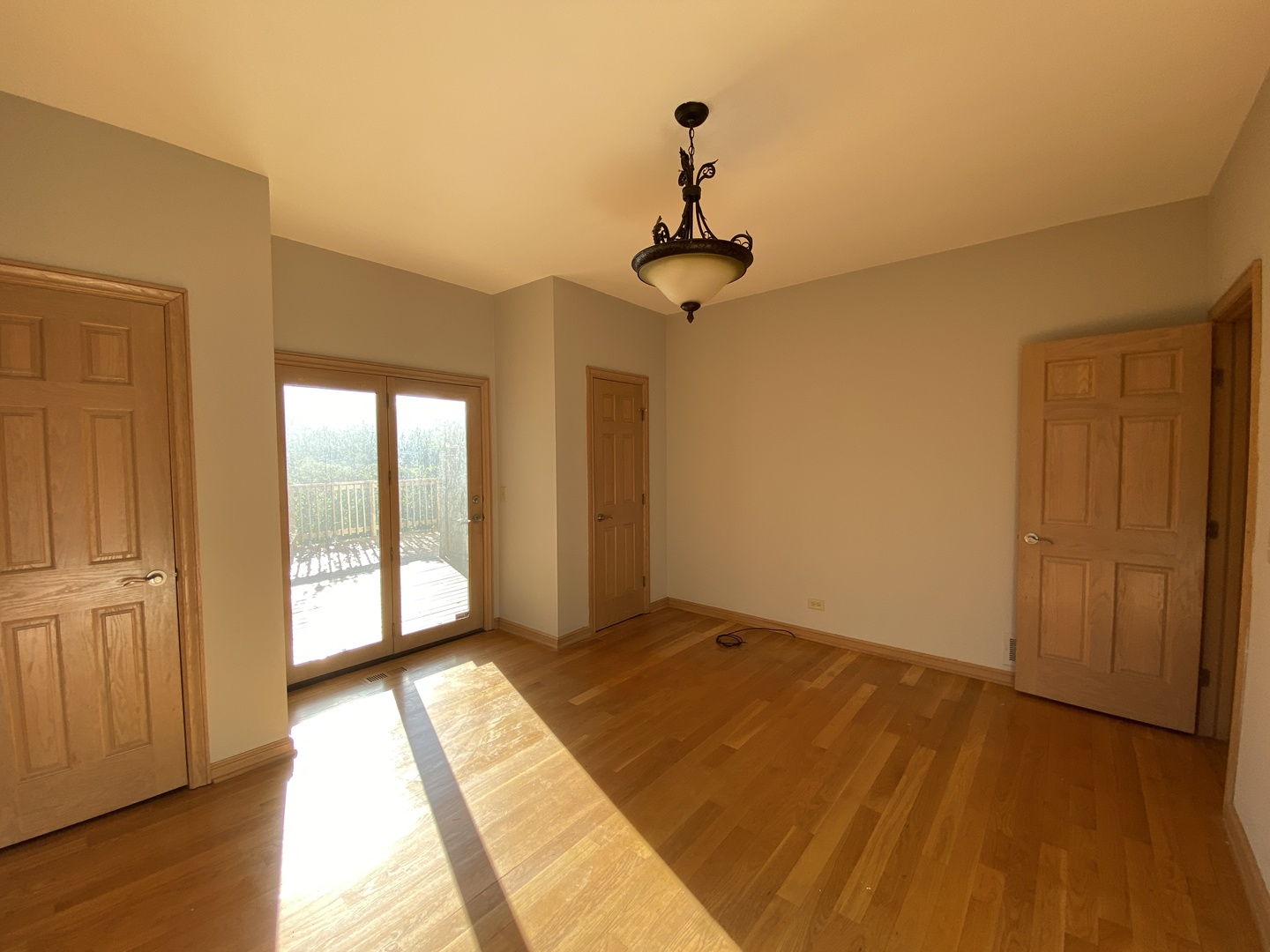 817 Turnbridge Circle Naperville, IL 60540 - Photo 11 of 42 a view of an empty room and window