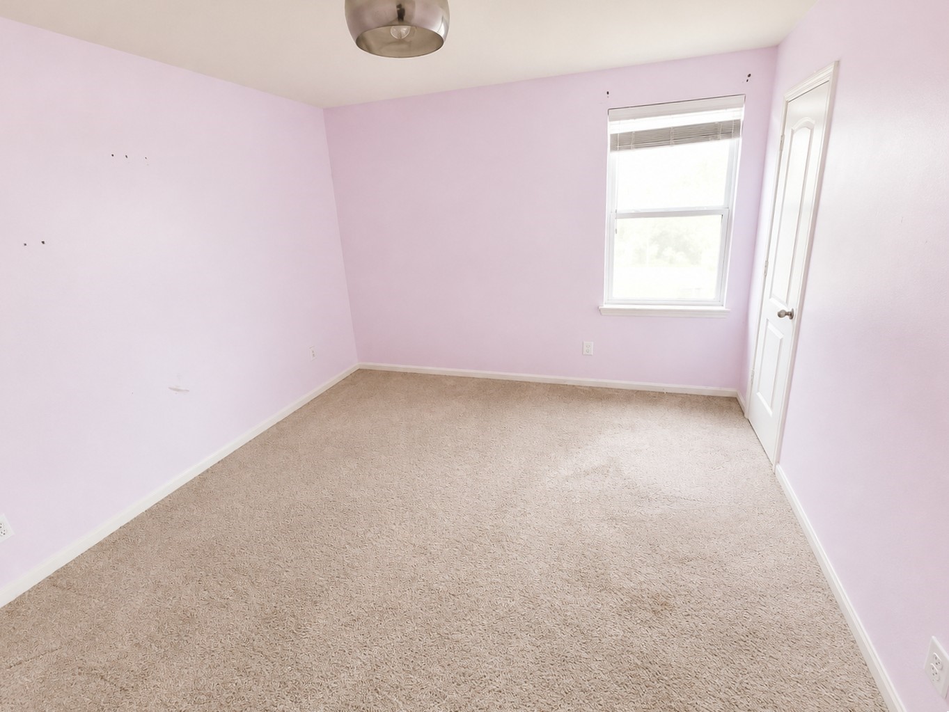 341 Comanche Plains Road La Marque, TX 77568 - Photo 15 of 17 an empty room with a window