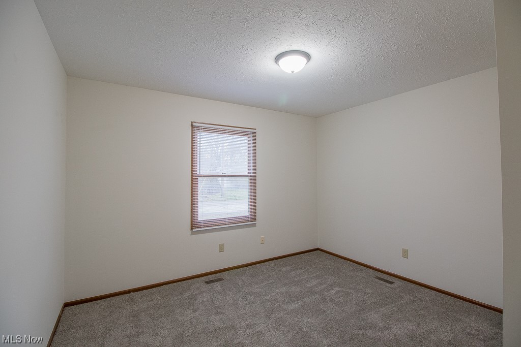 34176 Roberts Road Eastlake, OH 44095 - Photo 17 of 23