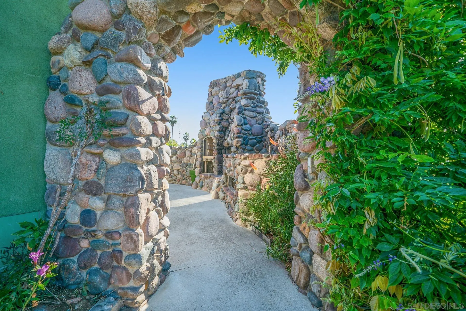 32070 Vía Vera Bonsall, CA 92003 - Photo 37 of 51