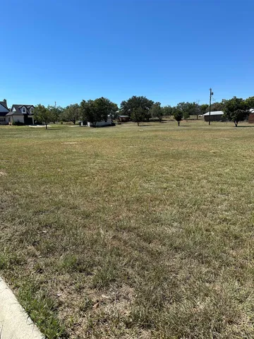 $140,000 | 203 Post Oak Drive, Llano, TX 78643