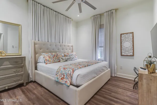 $2,000 | 699 Dunbar Avenue, Unit 303, Bay St. Louis, MS 39520