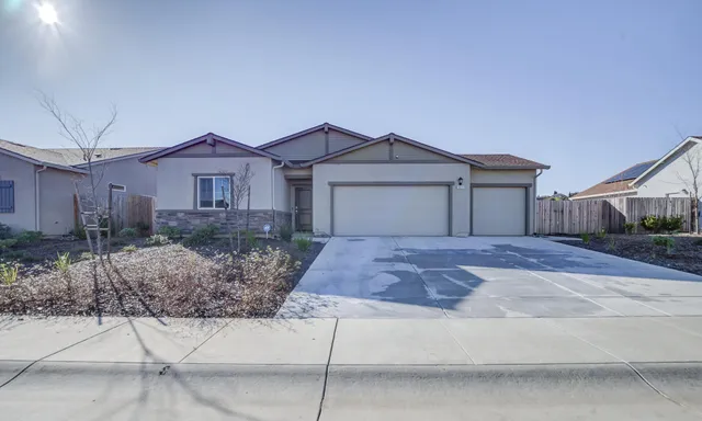 $450,000 | 3829 Thea Drive, Redding, CA 96001