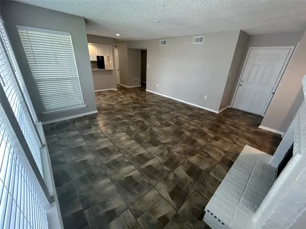 $125,000 | 250 El Dorado Boulevard, Unit 104, Webster, TX 77598