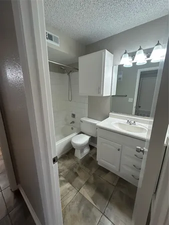 $125,000 | 250 El Dorado Boulevard, Unit 104, Webster, TX 77598