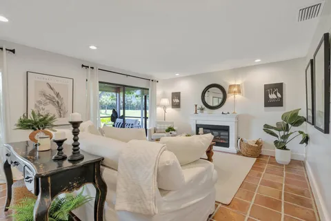 $339,900 | 27 Westgate Lane, Unit C, Boynton Beach, FL 33436