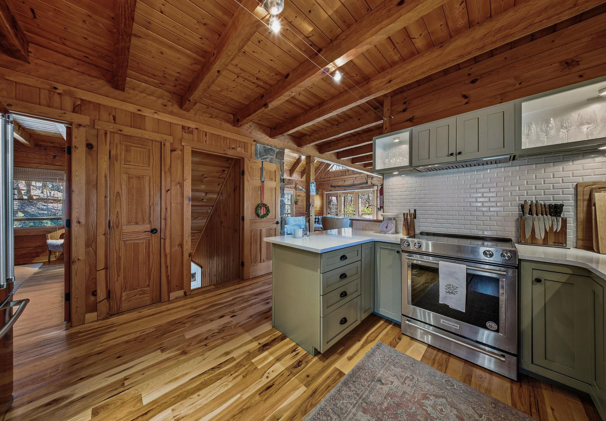 11471 Starner Road Rockbridge, OH 43149 - Photo 10 of 37 Gallery Image 10