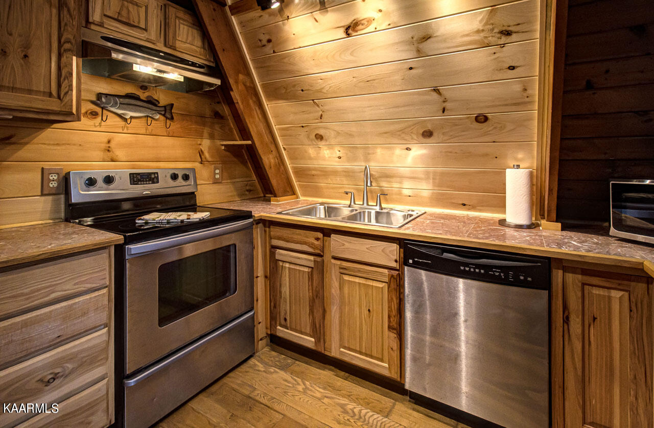 229 Bruce Road Gatlinburg, TN 37738 - Photo 12 of 40 IMG_7348LR