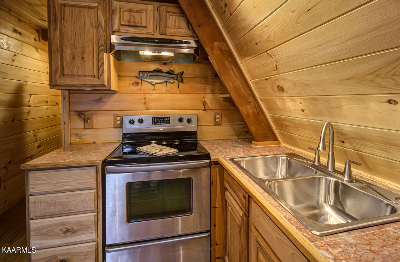 229 Bruce Road Gatlinburg, TN 37738 - Photo 14 of 40 IMG_7354LR