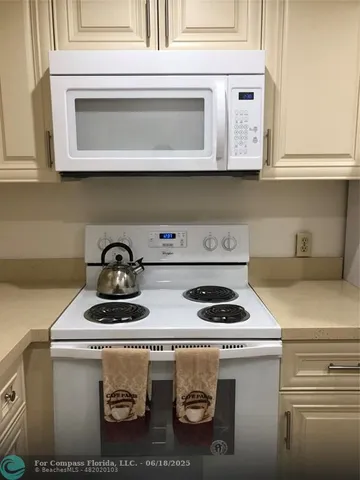 $1,750 | 850 Southwest 133rd Terrace, Unit B406, Pembroke Pines, FL 33027