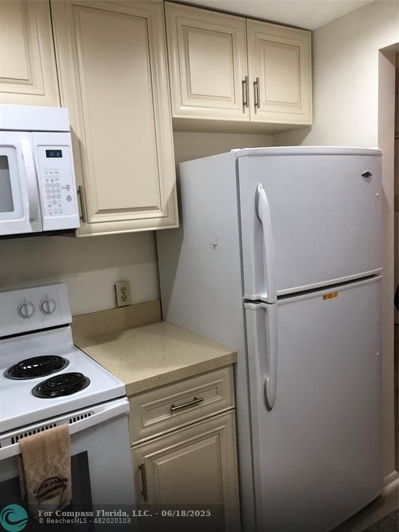 850 Southwest 133rd Terrace, Unit B406 Pembroke Pines, FL 33027 - Photo 20 of 22