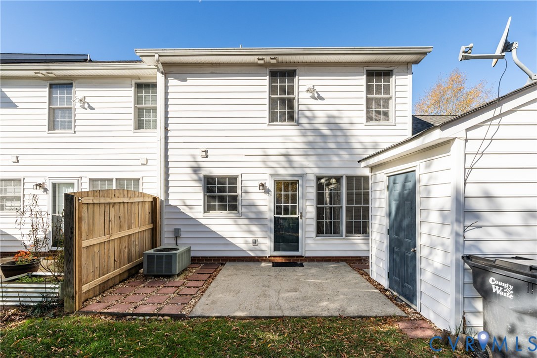 311 Robinson Street, Unit 2 Ashland, VA 23005 - Photo 3 of 22