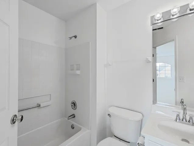 $255,000 | 442 New Haven Drive, Unit 442, Cary, IL 60013