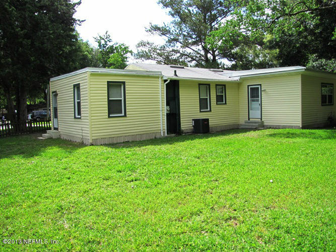 1642 Ryar Road Jacksonville, FL 32216 - Photo 12 of 14 Rear