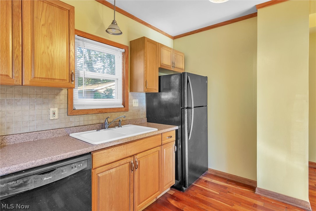 2369 South Taylor Road Cleveland, OH 44118 - Photo 18 of 34 Gallery Image 18