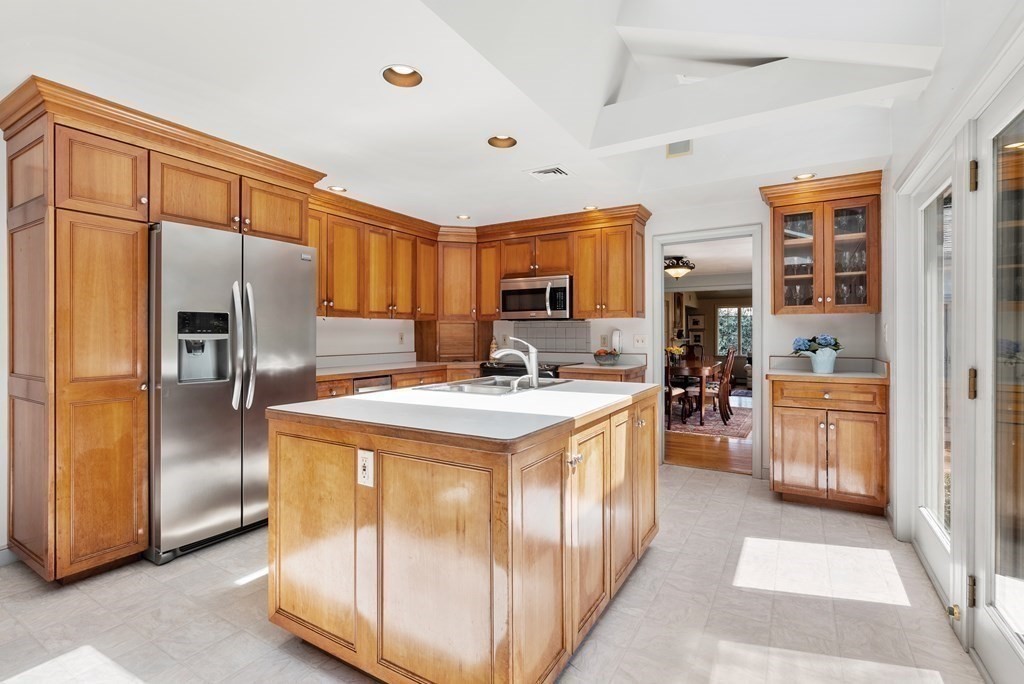 25 Forest Ridge Road Weston, MA 02493 - Photo 4 of 26