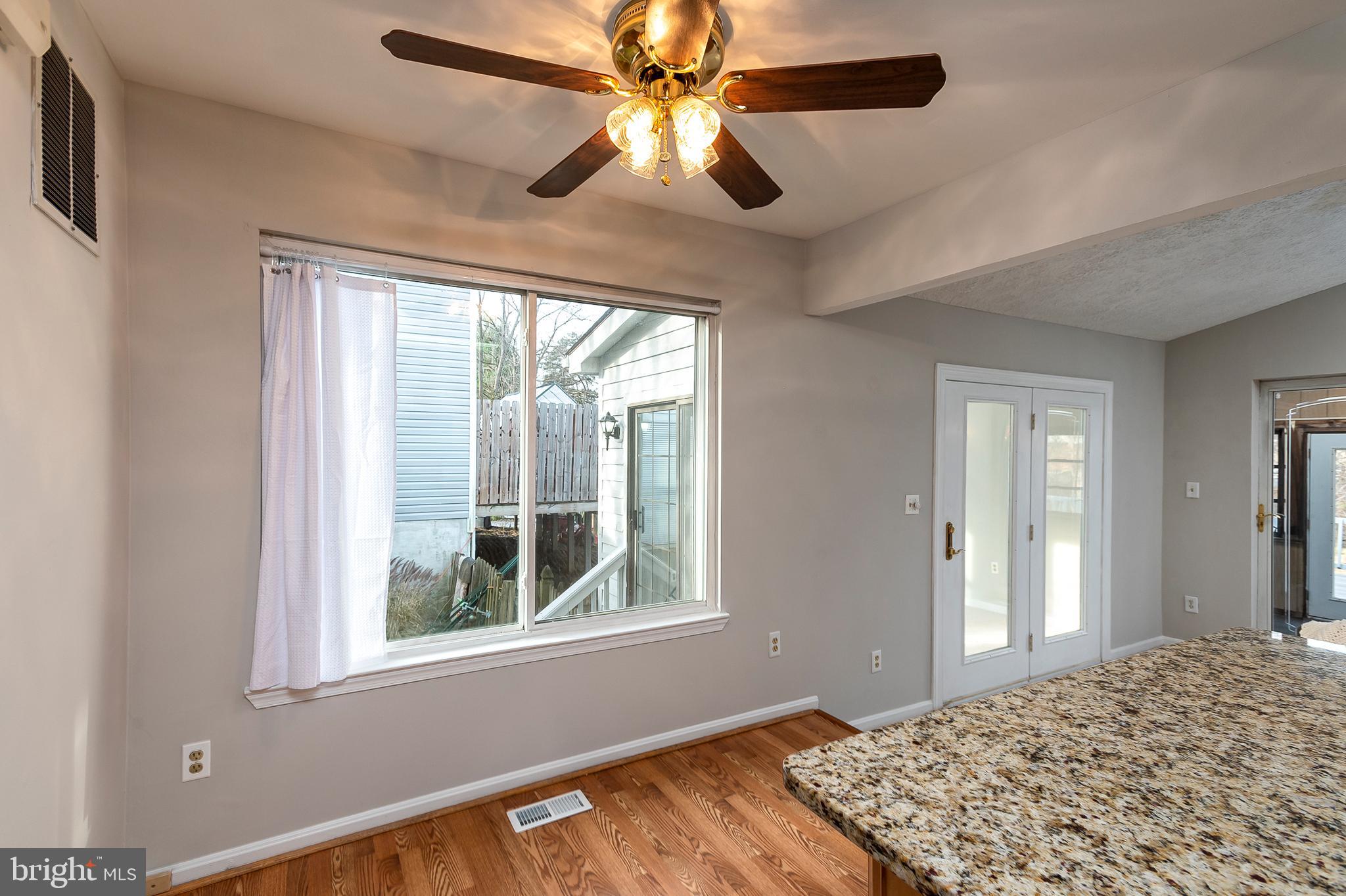 38 Winehurst Road Baltimore, MD 21228 - Photo 8 of 35 Kitchen Dining Area