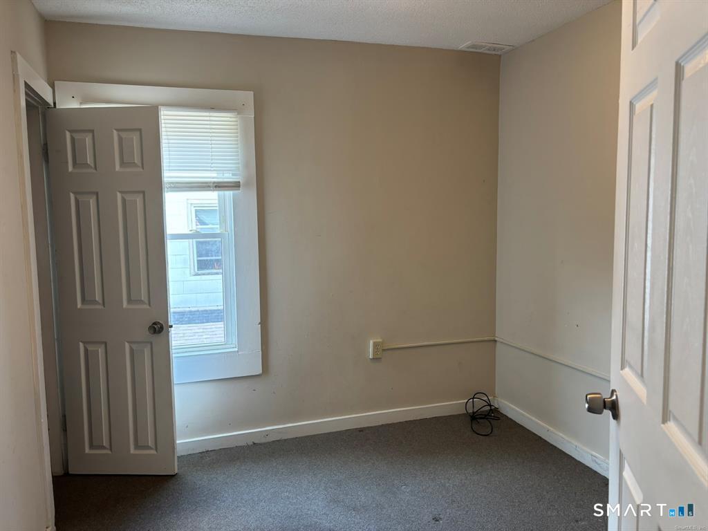 49 Springdale Avenue Meriden, CT 06451 - Photo 8 of 16 Gallery Image 8