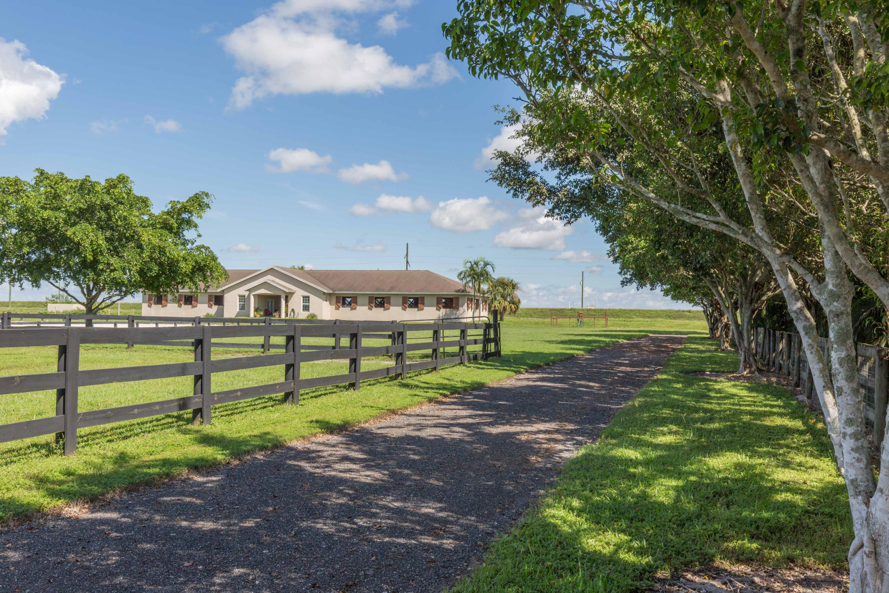 16823 Rustic Road Wellington, FL 33470 - Photo 16 of 54 2