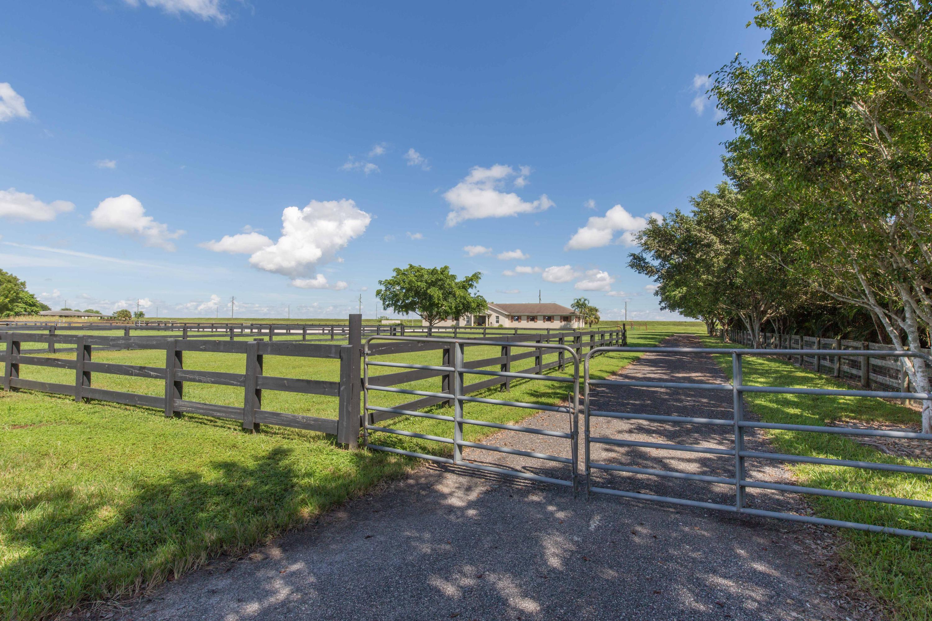 16823 Rustic Road Wellington, FL 33470 - Photo 38 of 54 1