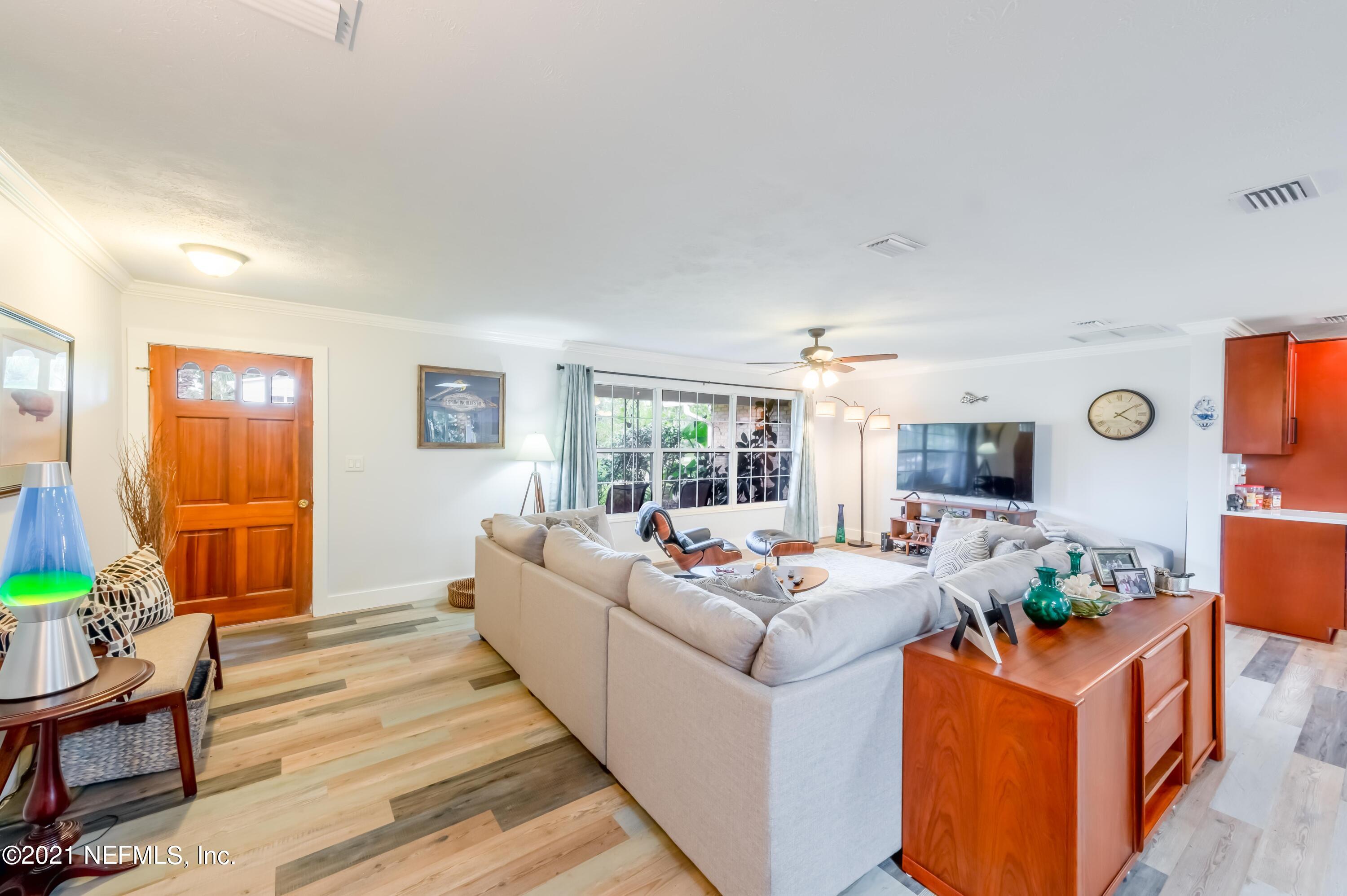 2 Fairway Road Jacksonville Beach, FL 32250 - Photo 4 of 26 Living Room