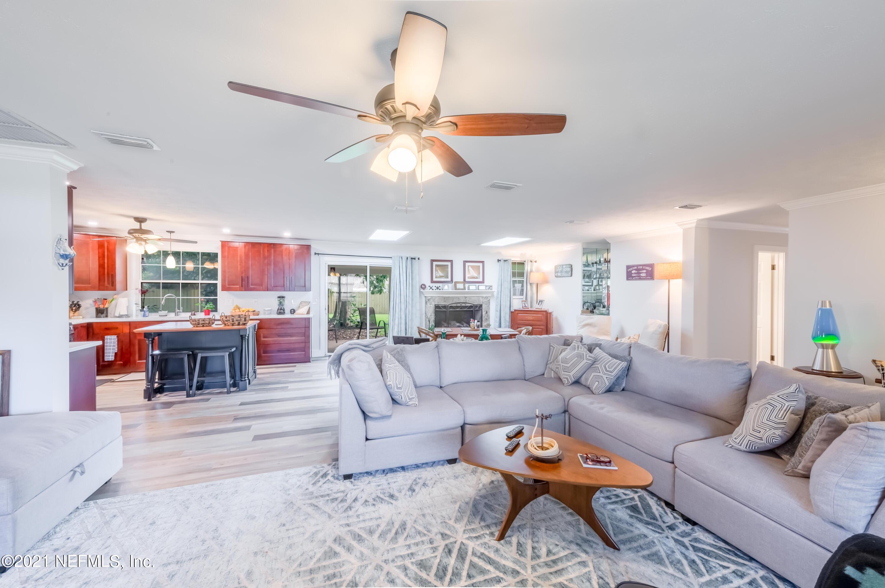 2 Fairway Road Jacksonville Beach, FL 32250 - Photo 5 of 26 Living Room